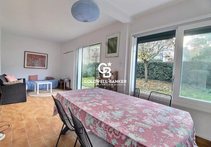 Propriété familiale d’exception en seconde ligne à Pereire