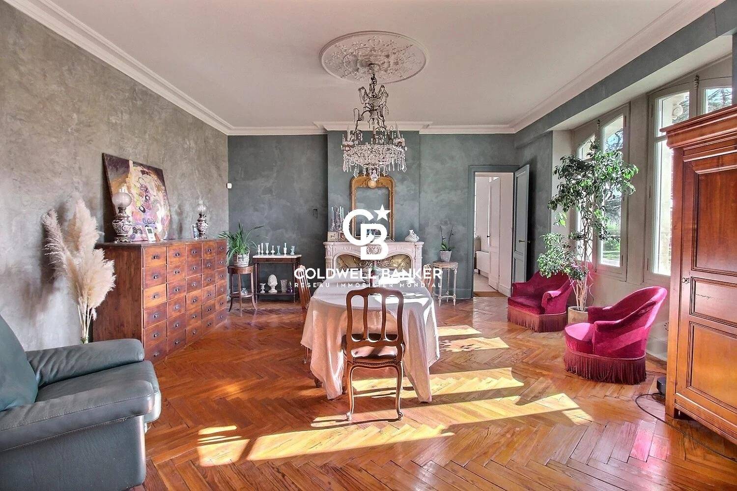 Château d'époque post Napoléon III à vendre à Latresne en Gironde