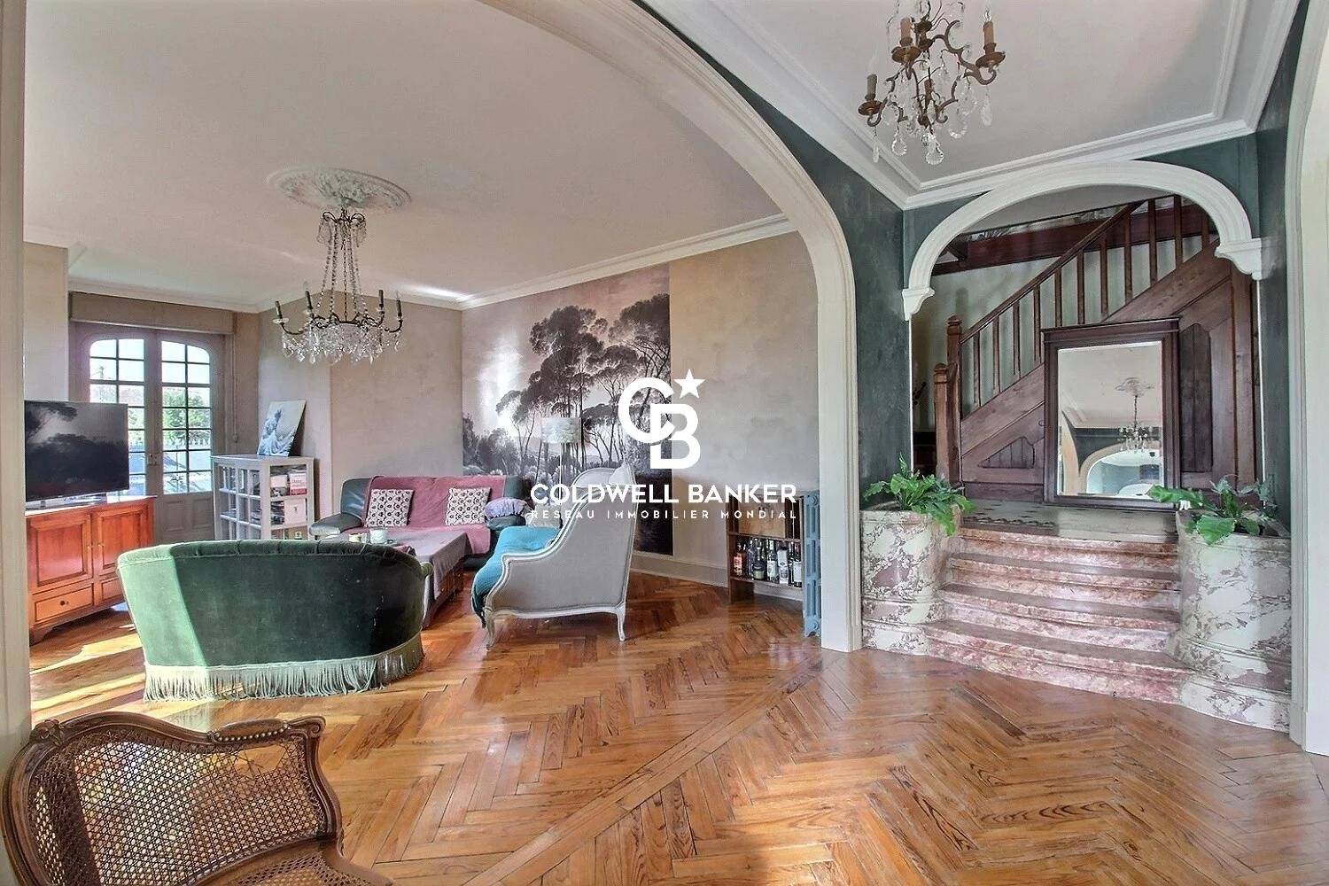 Château d'époque post Napoléon III à vendre à Latresne en Gironde