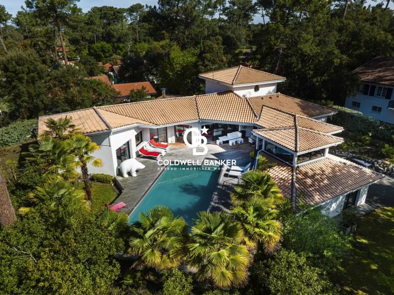 Villa d'architecte d'exception avec piscine à vendre proche lac et centre-ville Hossegor