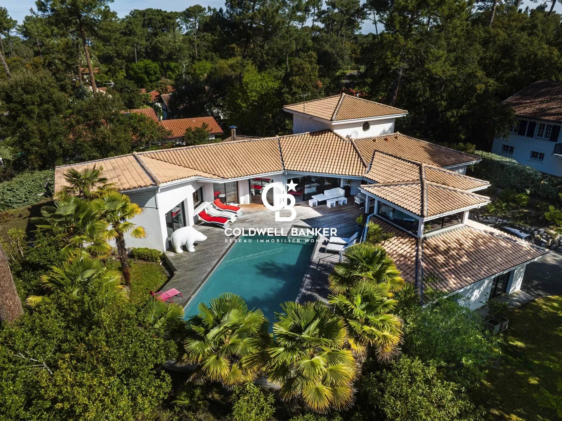 Villa d'architecte de prestige à proximité du lac et du centre ville d'Hossegor