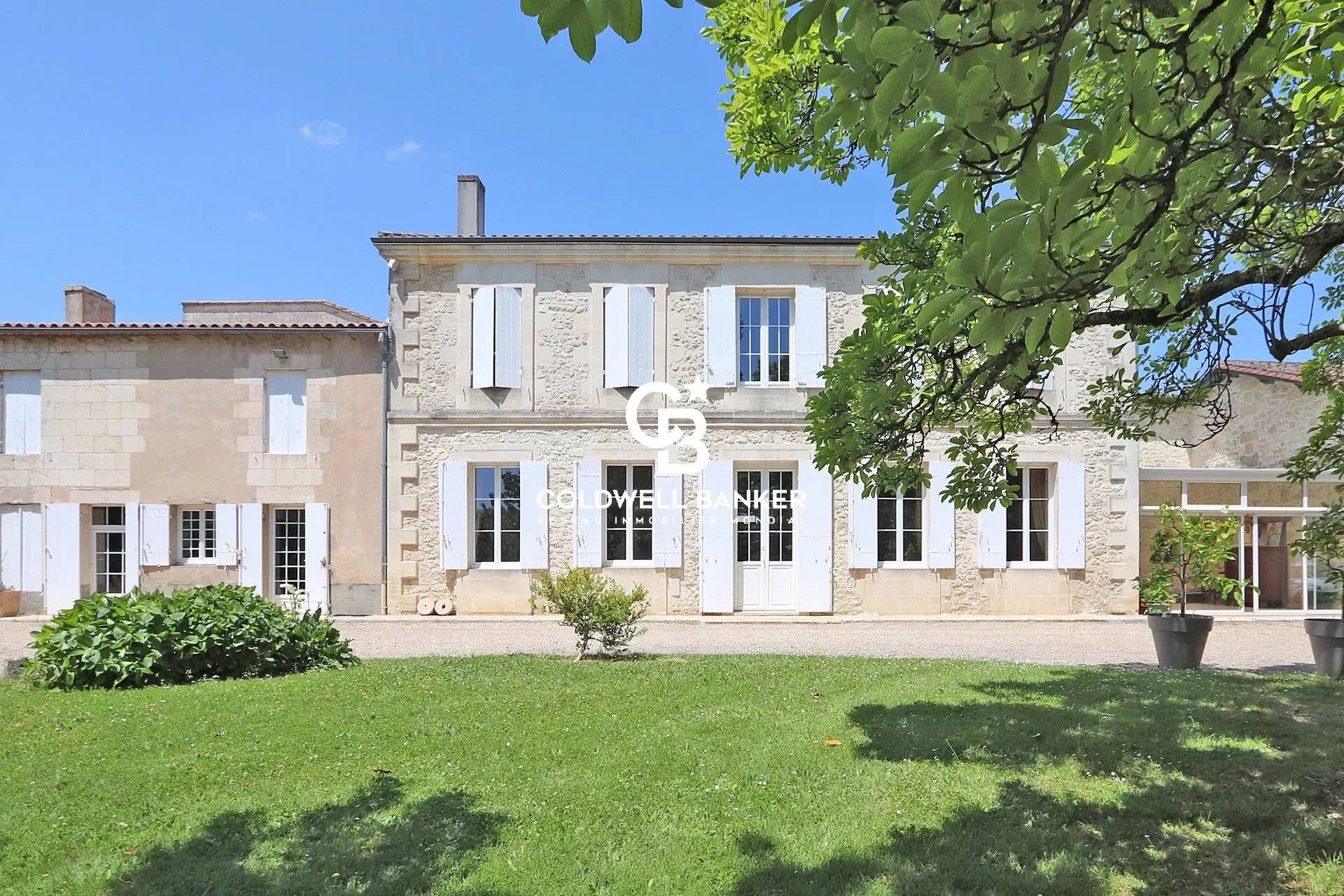Propriété viticole avec maison de maître à vendre dans le bordelais