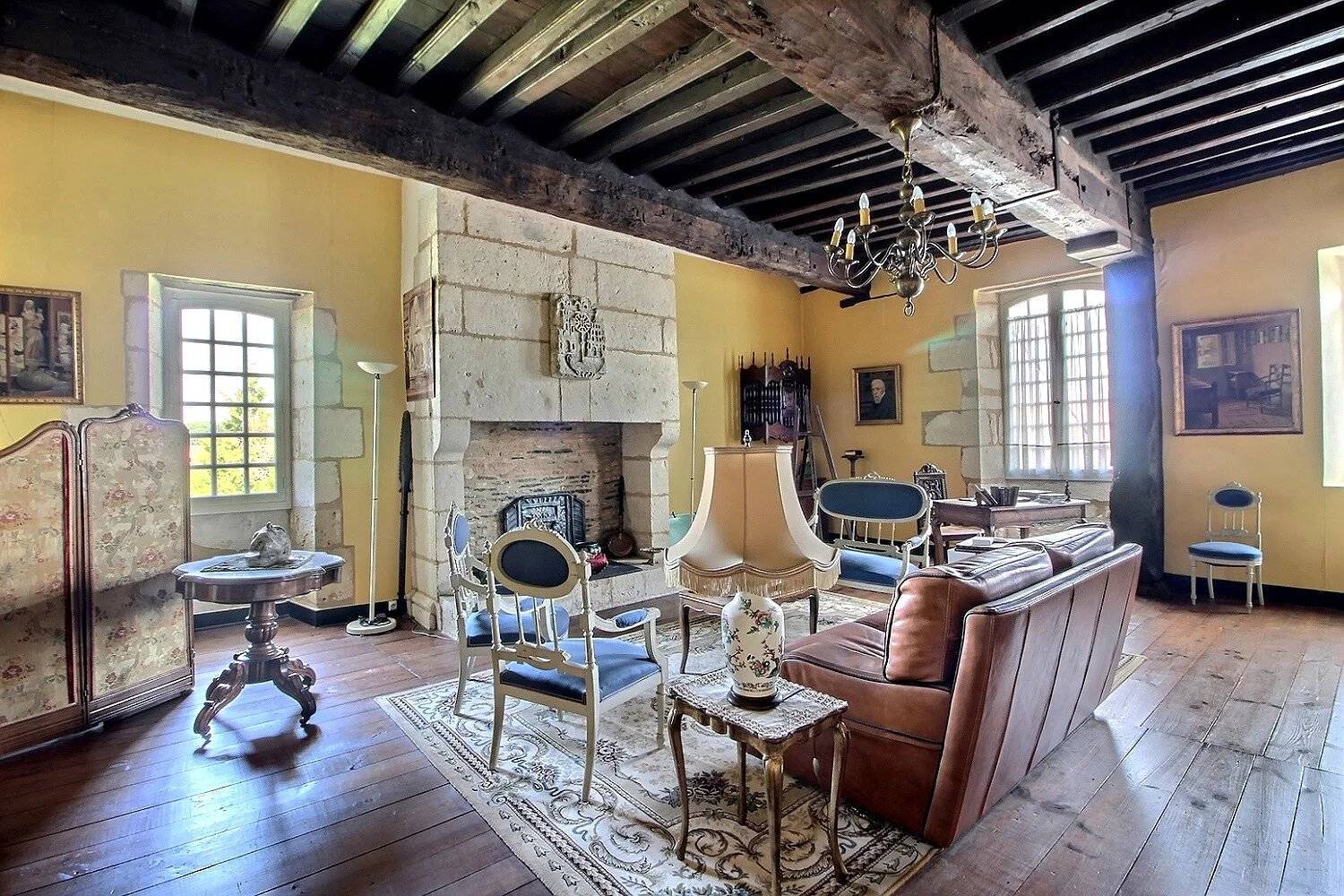Maison en pierre avec vue sur la campagne - Proche Bergerac