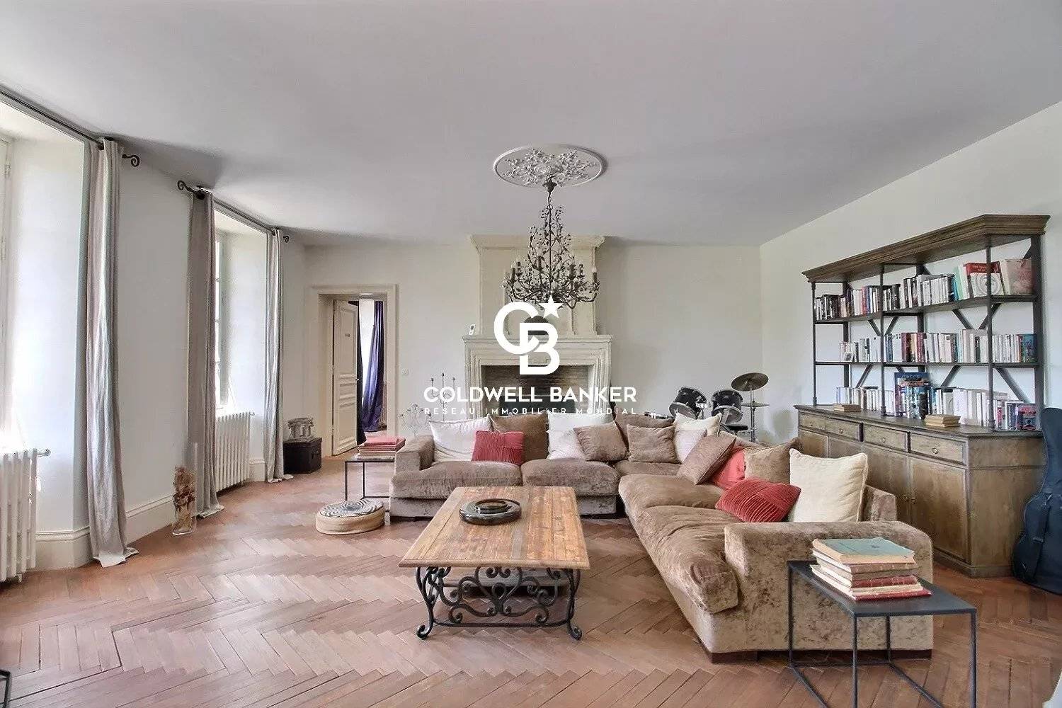 Propriété de luxe avec gîtes et piscine à 30 minutes de Bordeaux Centre