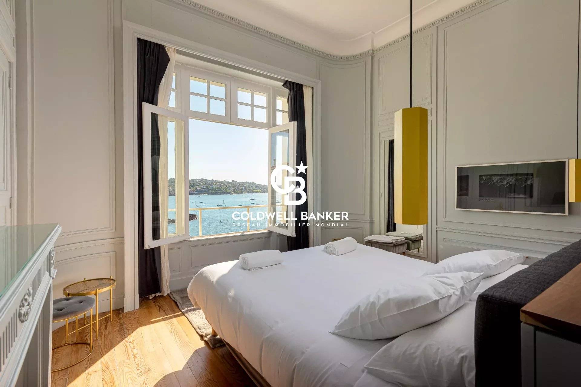 Résidence d'exception en front de mer avec vue panoramique Saint-Jean-de-Luz
