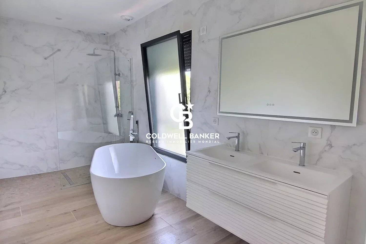 Villa neuve de grand standing dans un quartier exclusif d'Arcachon