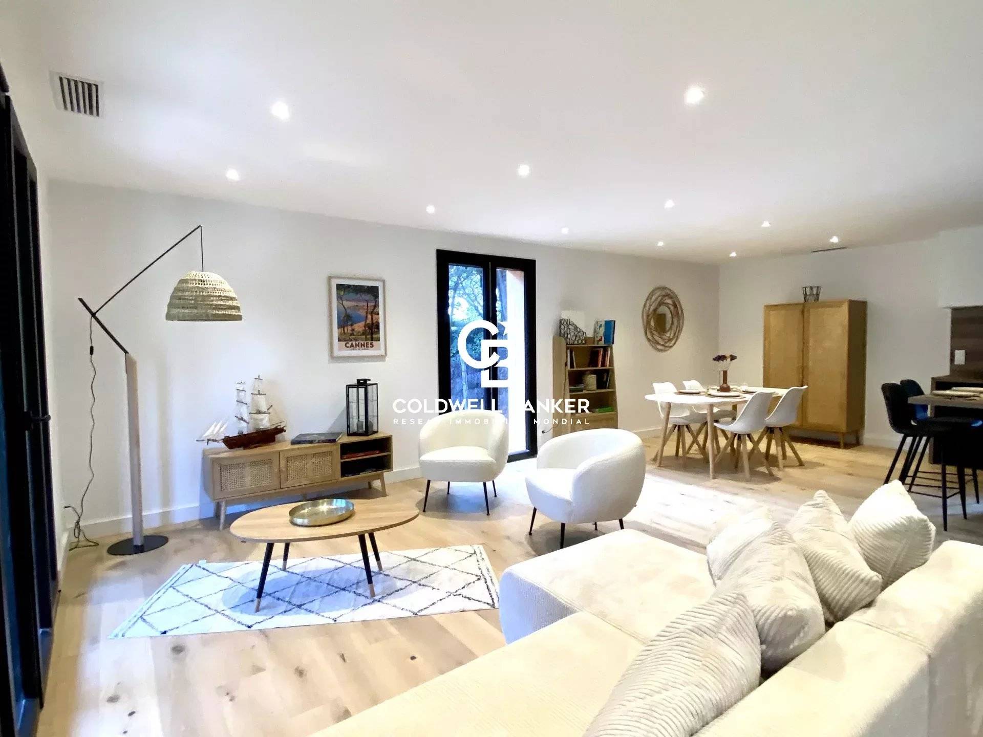 Villa rénovée avec un accès direct au chemin côtier à vendre Cap-Ferret