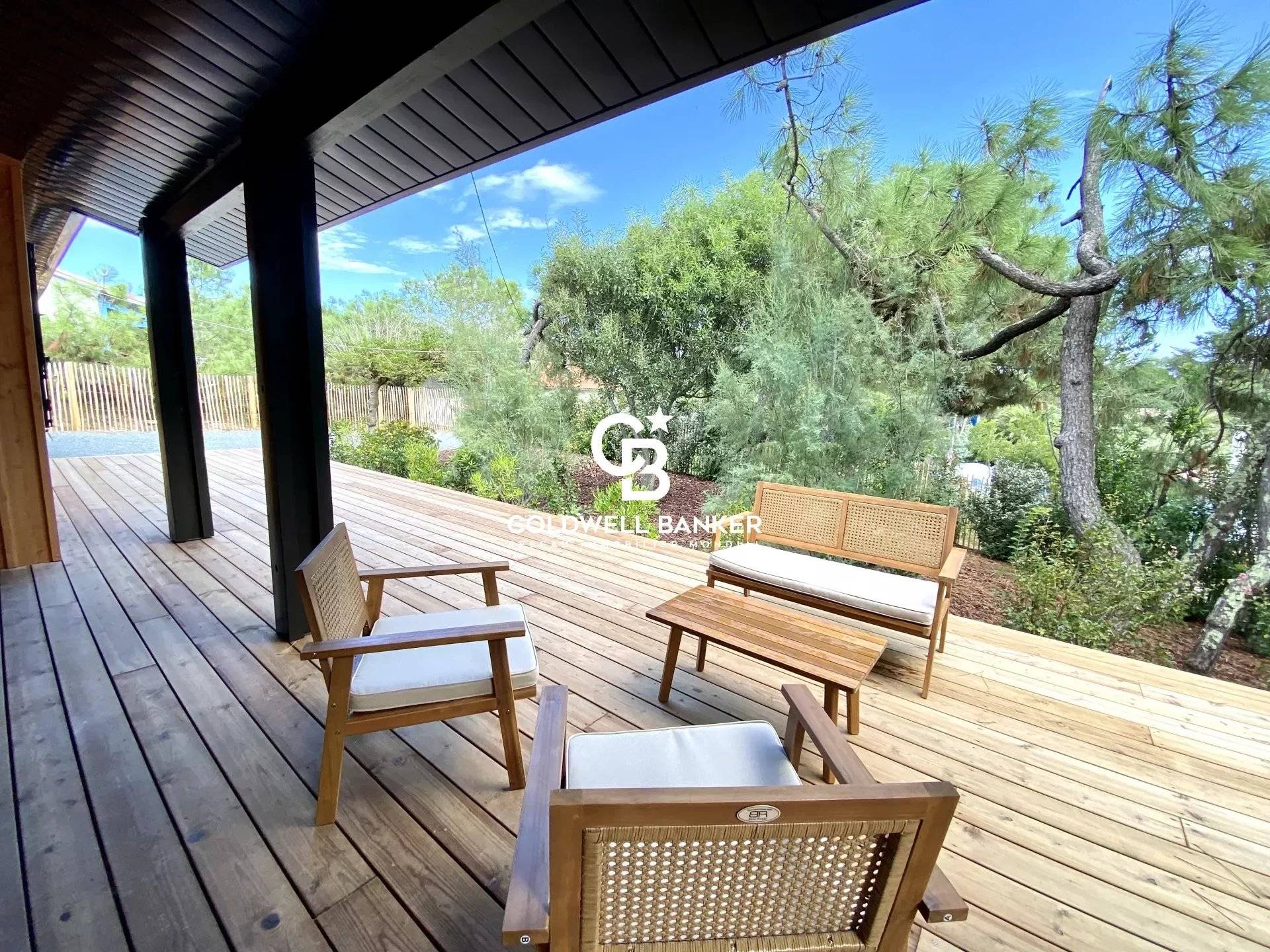 Villa rénovée avec un accès direct au chemin côtier à vendre Cap-Ferret