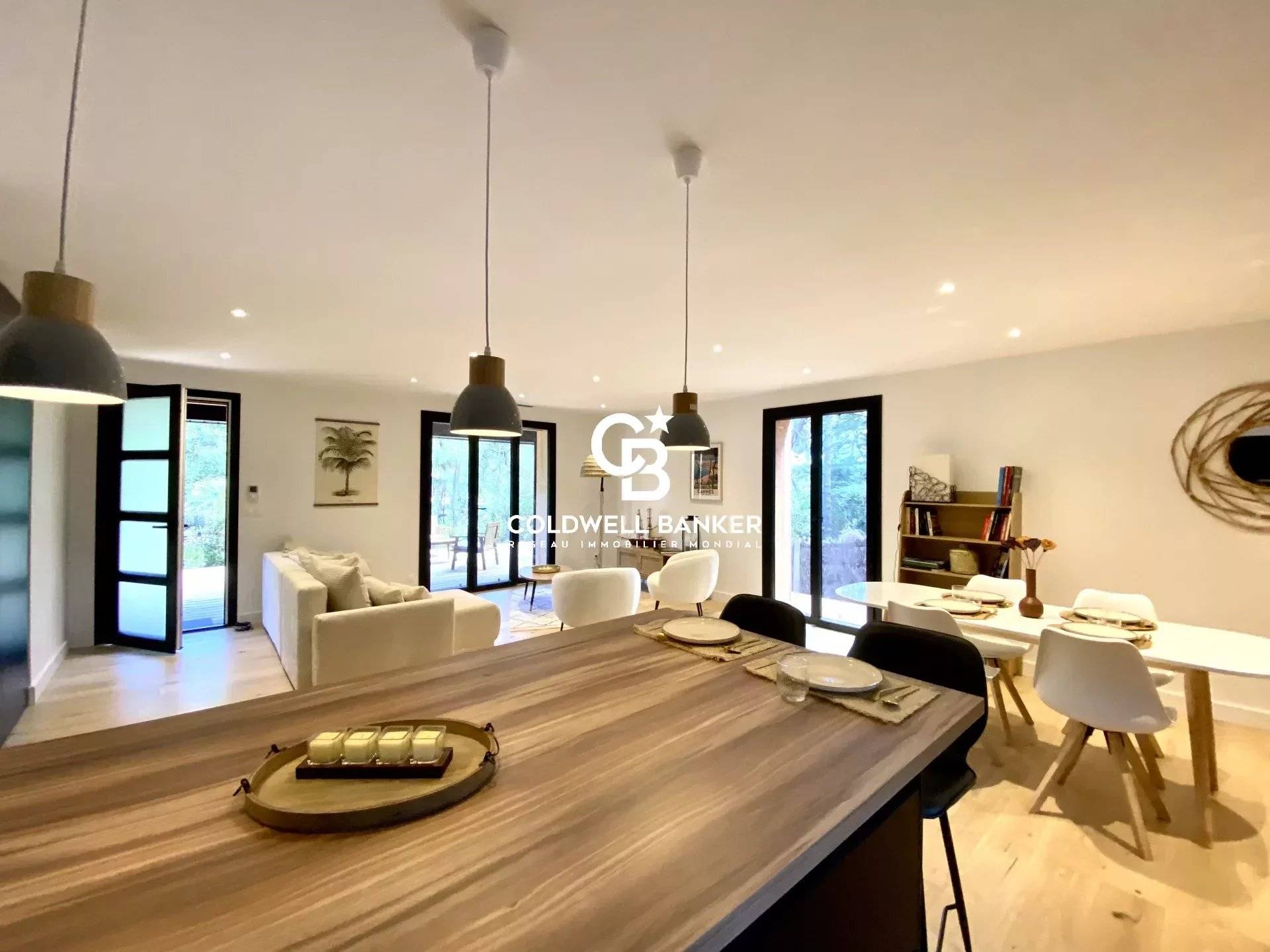 Villa rénovée avec un accès direct au chemin côtier à vendre Cap-Ferret