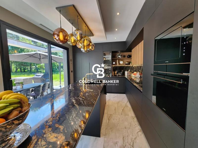 Luxueuse villa d'architecte avec vaste parc au cœur de Pessac