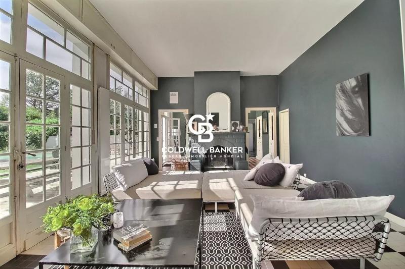 Propriété de charme avec piscine et grand terrain - villa emblématique du bourg de Taussat