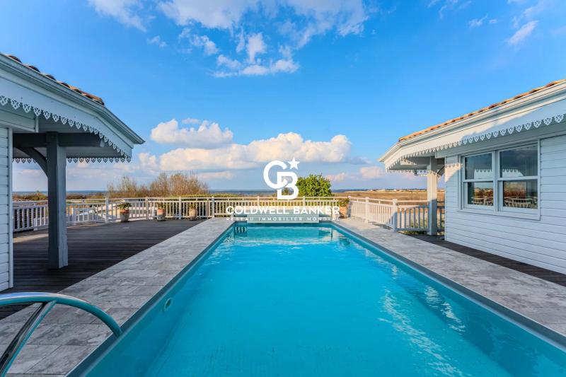 Joyau d’architecte en première ligne : Villa de prestige avec vue majestueuse sur le Bassin