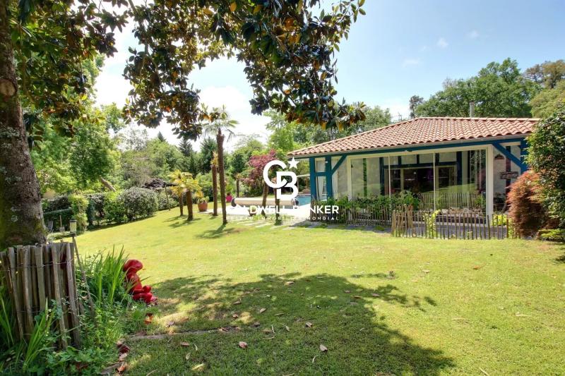 Élégante villa de plain-pied avec jardin paysagé, spa et piscine chauffée Seignosse