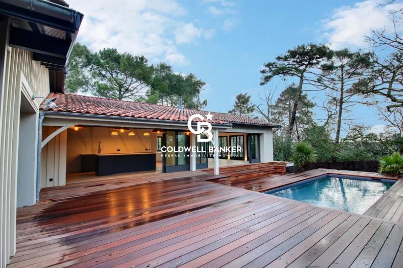 Élégance et raffinement au Pyla, villa de prestige avec piscine et terrasses panoramiques