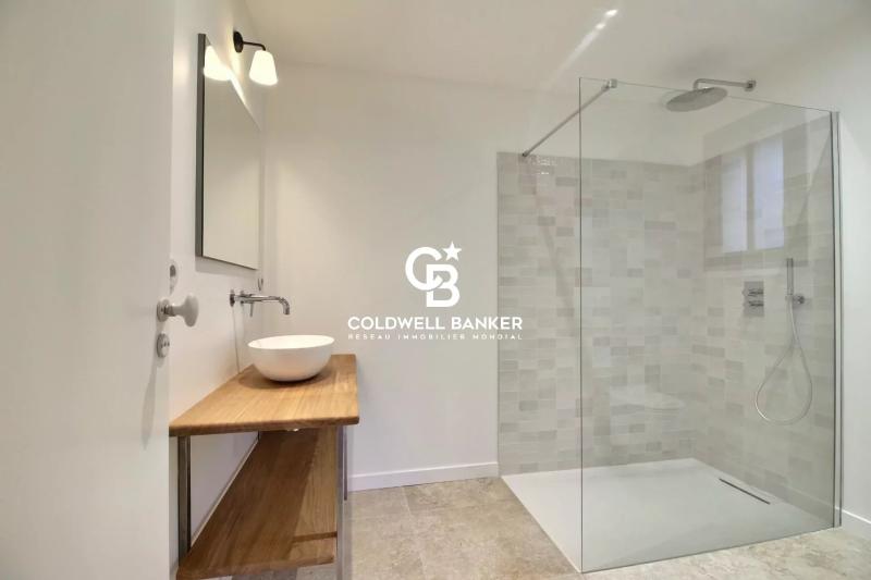 Élégance et raffinement au Pyla, villa de prestige avec piscine et terrasses panoramiques