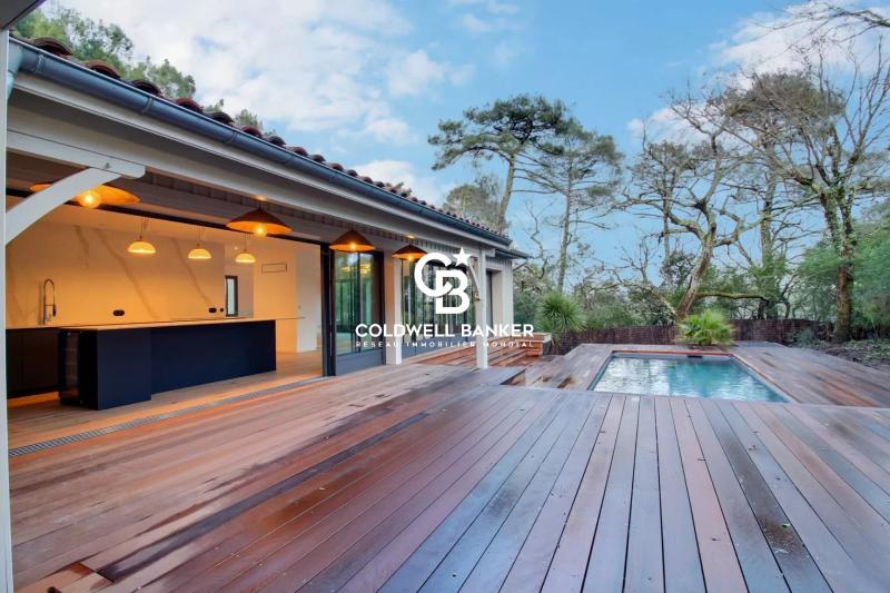 Élégance et raffinement au Pyla, villa de prestige avec piscine et terrasses panoramiques