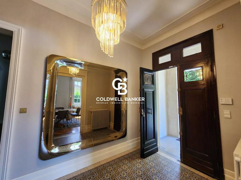 Somptueuse demeure en pierre avec parc et piscine Proche Bordeaux