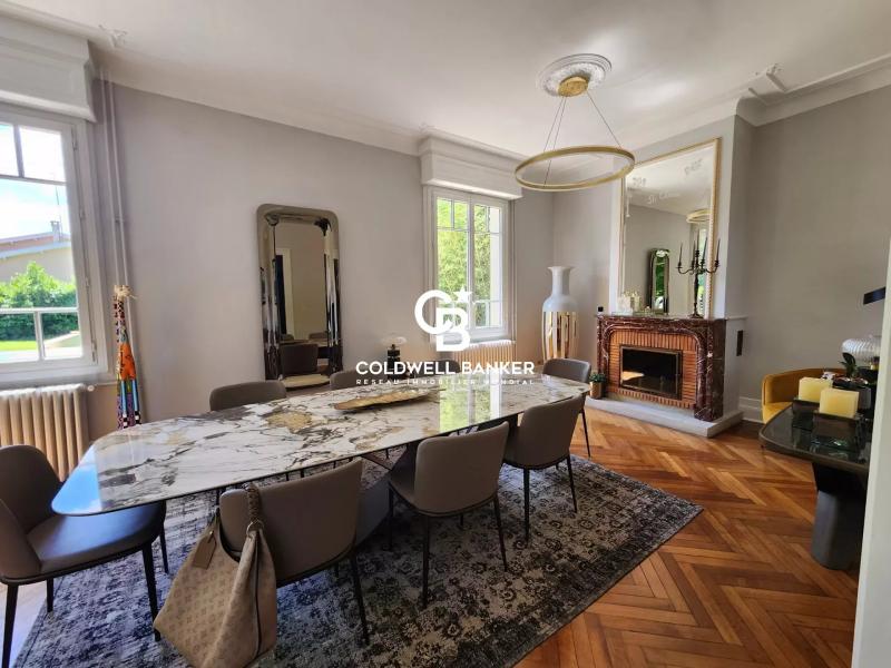 Somptueuse demeure en pierre avec parc et piscine Proche Bordeaux