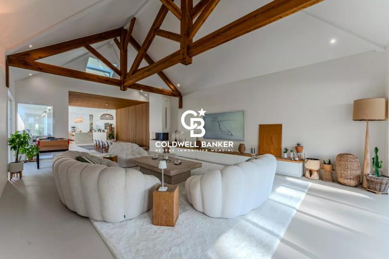 Villa Les Mouettes à Arcachon – élégance arcachonnaise, volumes sublimes et vue bassin