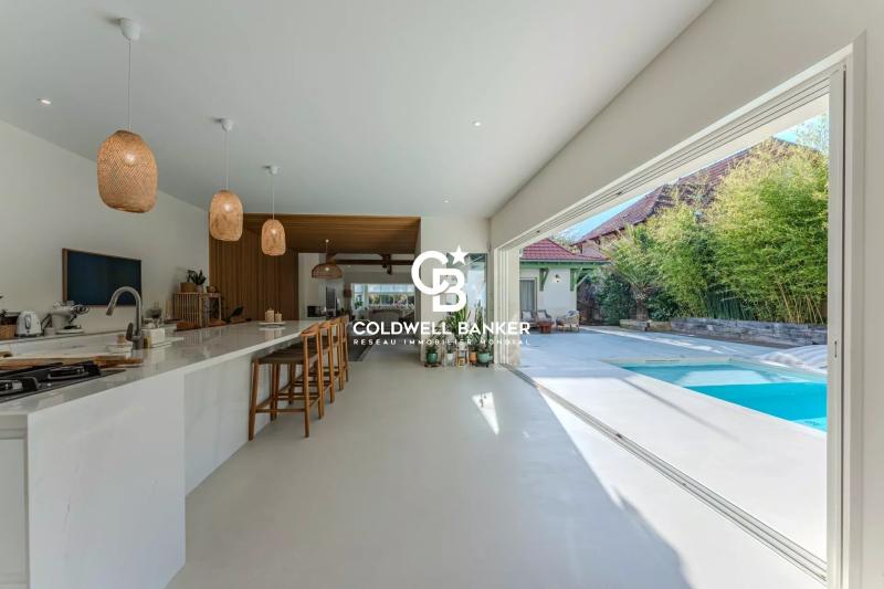 Villa Les Mouettes à Arcachon – élégance arcachonnaise, volumes sublimes et vue bassin