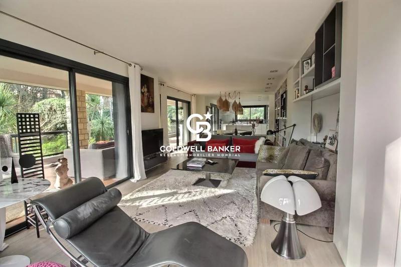 Villa d’exception à Hossegor, lumière, espace et sérénité entre lac et océan