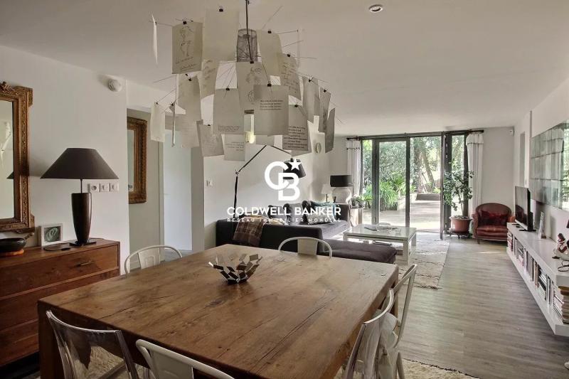 Villa d’exception à Hossegor, lumière, espace et sérénité entre lac et océan