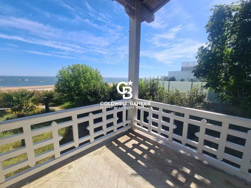 Villa XIXe à Arcachon – Vue imprenable sur le Bassin, en première ligne