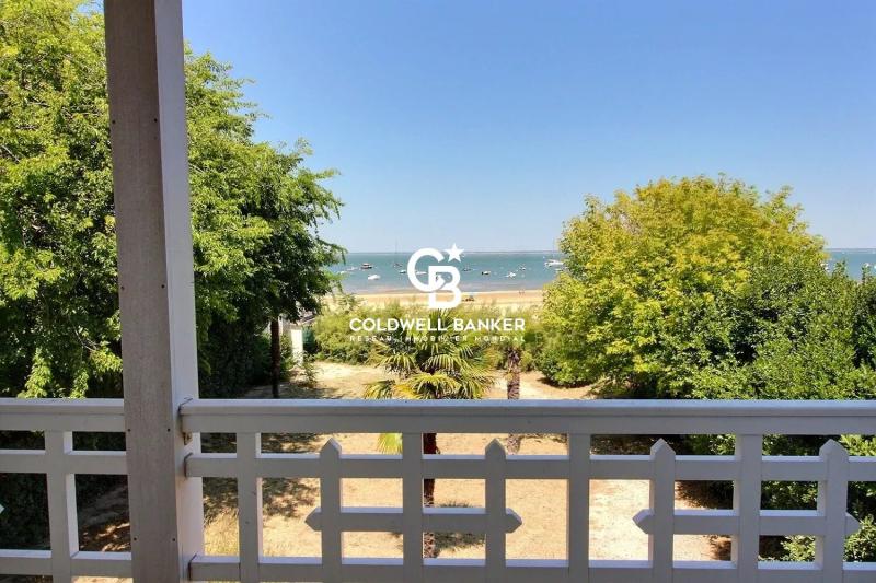 Villa XIXe à Arcachon – Vue imprenable sur le Bassin, en première ligne