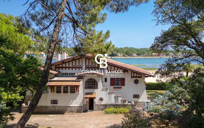 Hossegor – Villa d’exception en première ligne sur le lac, parc paysager et tennis privé