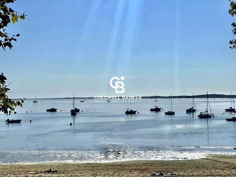 Première ligne sur le Bassin – vue panoramique et adresse confidentielle à Arès