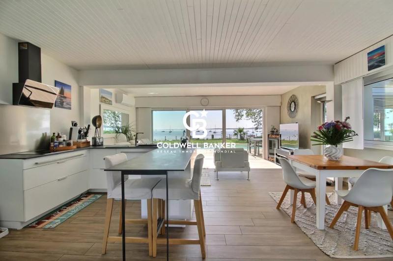 Première ligne sur le Bassin – vue panoramique et adresse confidentielle à Arès