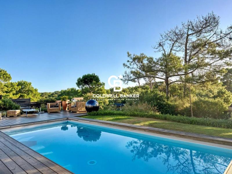 Élégance au sommet des pins – villa contemporaine à Hossegor avec vue canopée, piscine et accès plages à pied