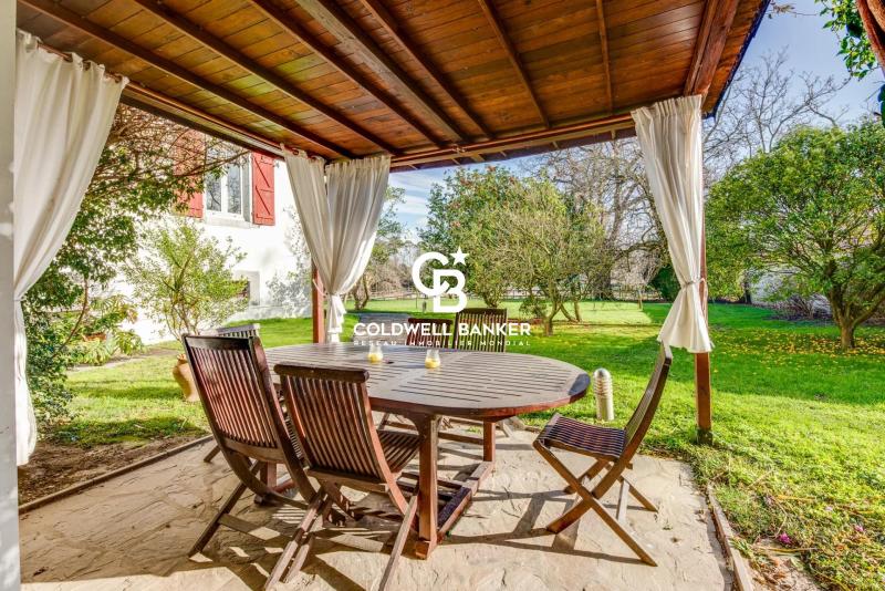 Vue mer et Pyrénées, domaine équestre d'exception à Urrugne sur 7,5 hectares